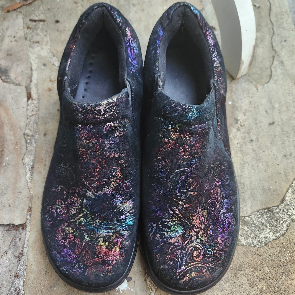 Spring Step Woman’s Leather Oil/Slip Resistant Shoes
